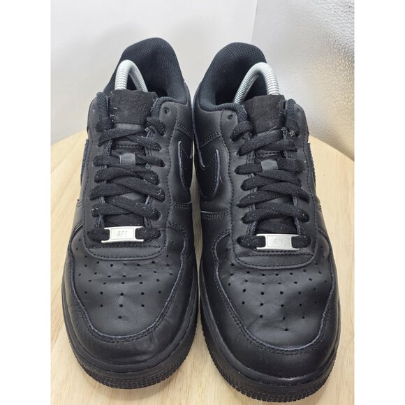 Size 8 Men’s - Nike Air Force 1 '07 Low Triple Black Sneakers Shoes - Picture 4 of 8